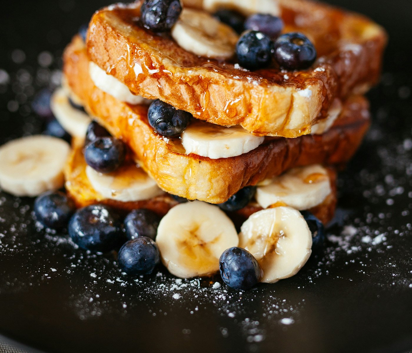 Brioche French toast, banana & blueberries